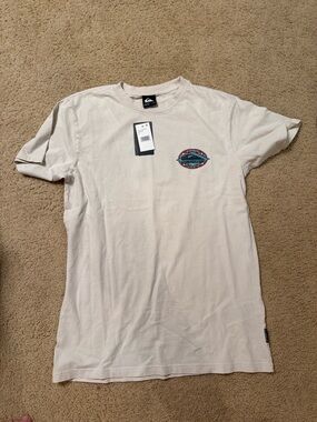 Quiksilver Men’s Cream Short-Sleeve Tee with Teal & Red Logo